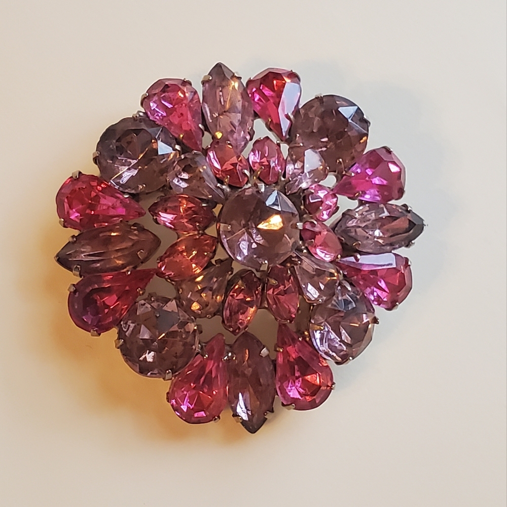 Vintage Rhinestone Brooch Earring Set - Picture 6 of 17